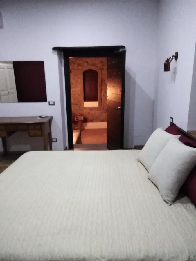 B&B Le Vie Del Borgo Castiglione De Sicilia Exterior foto